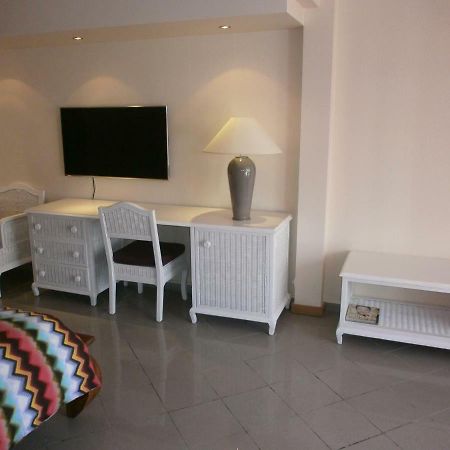 Studio En Bord De Mer - Residence La Vieille Tour Le Gosier  Kültér fotó