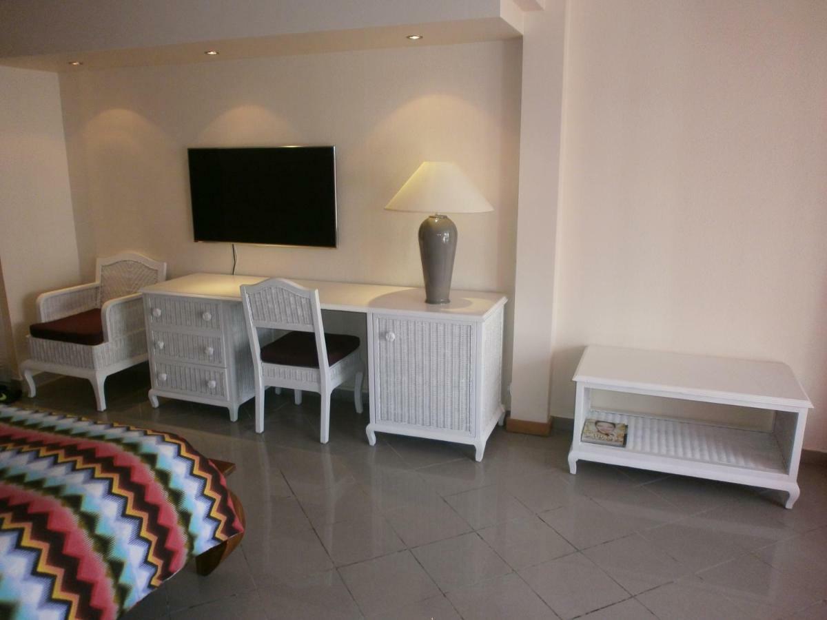 Studio En Bord De Mer - Residence La Vieille Tour Le Gosier  Kültér fotó